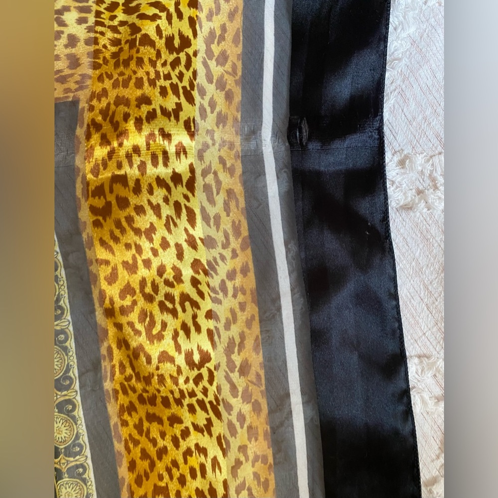 COPY - π BEAUTIFUL LEOPARD SCARF - Picture 16 of 16